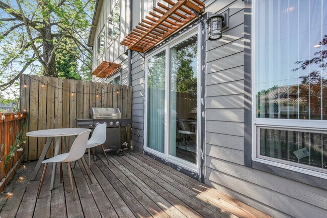 Building Photo - 2702 E 33rd St