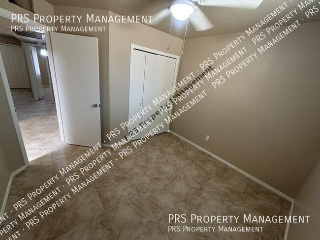 Building Photo - 551 S Lesueur-Unit 3