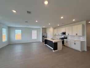 Building Photo - 9580 Verite St