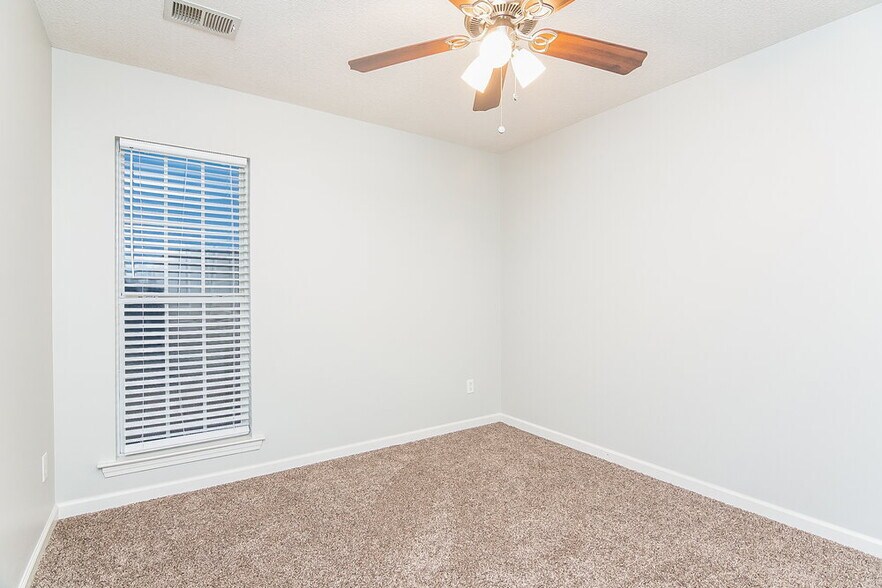 Building Photo - 11629 Leewood Dr