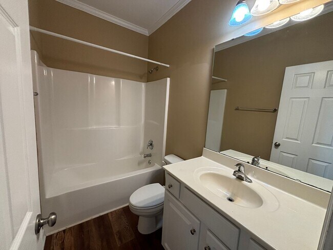 Building Photo - 225 Windsor Trace Dr