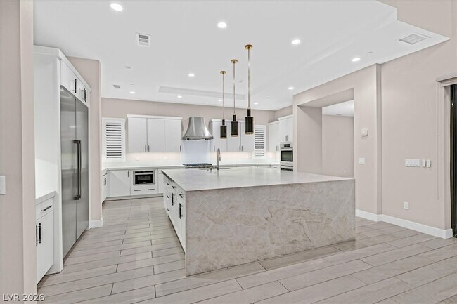 Building Photo - 65 Garibaldi Wy