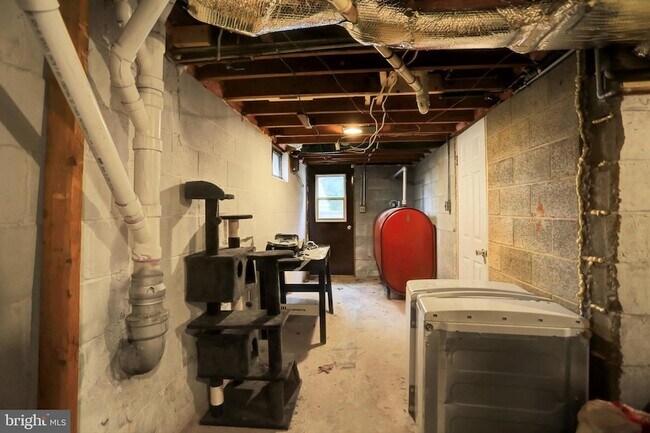 Building Photo - 24414 Graham Ave