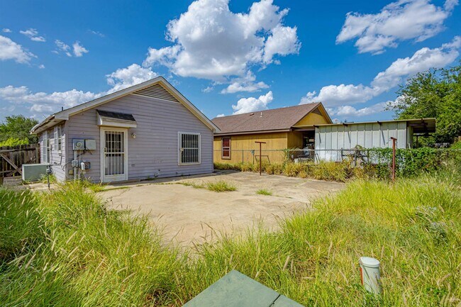 Building Photo - 509 Hopi Dr