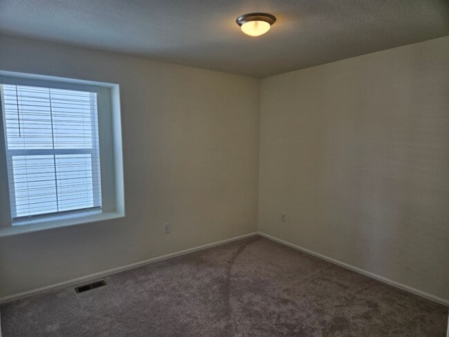 Building Photo - 3 Bed 2.5 Bath Home In Commerce City