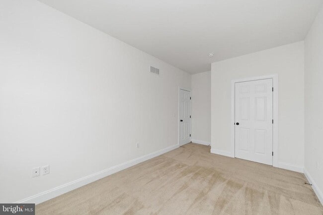 Building Photo - 712 Pony Ln