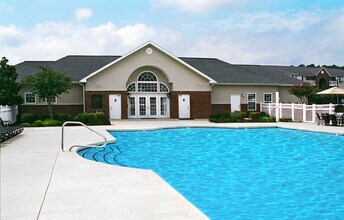 Building Photo - Legacy at Cross Creek