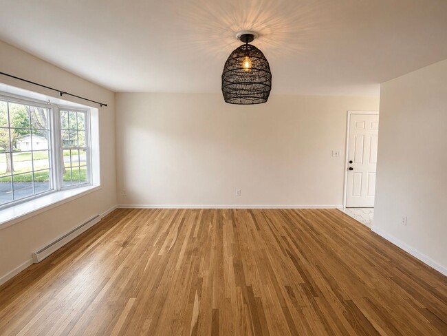 Building Photo - 3 Bed 1 Bath Rental in Rome NY