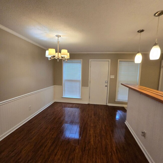 Building Photo - 2104 Harbert Ave