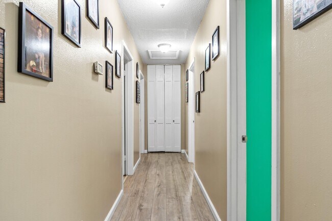 Building Photo - 2442 Duncan Dr