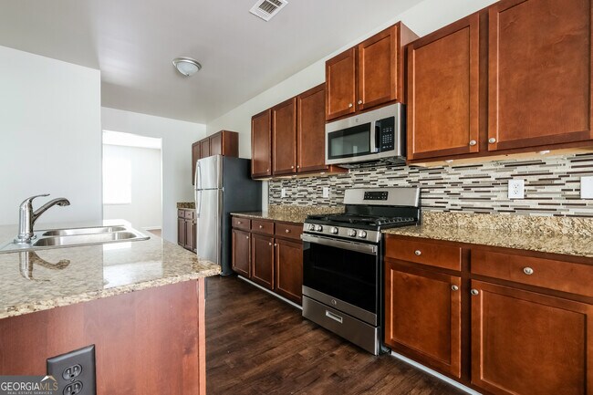 Building Photo - 207 Hollyhock Ln
