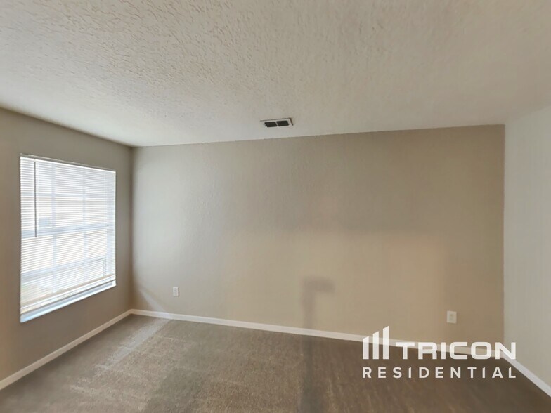 Building Photo - 1425 Walden Oaks Pl