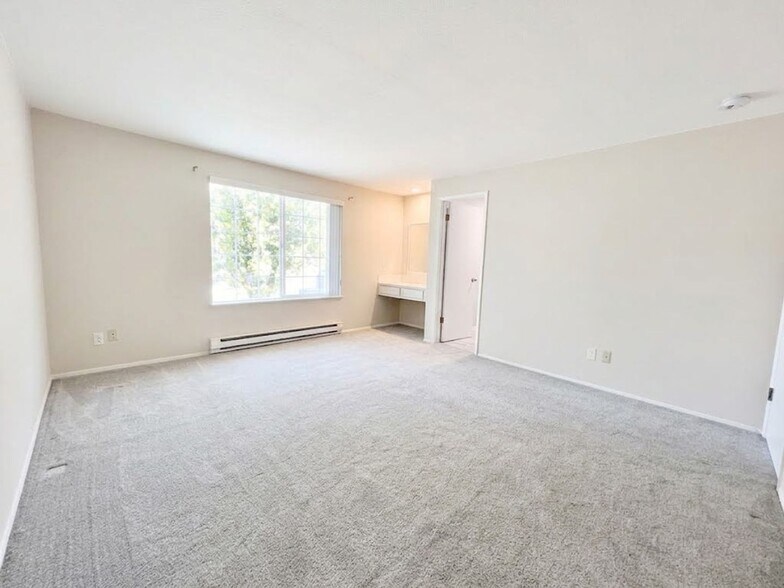 Building Photo - 6125 SW Erickson Ave