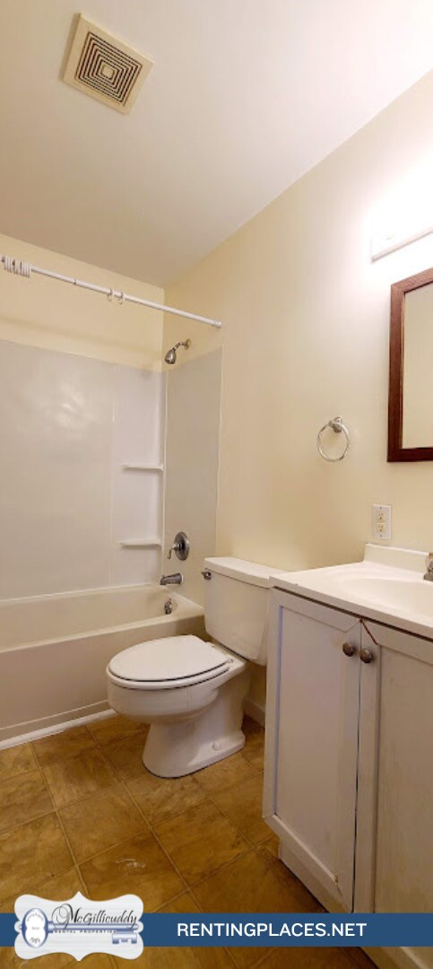 Building Photo - 1240 Holden Dr