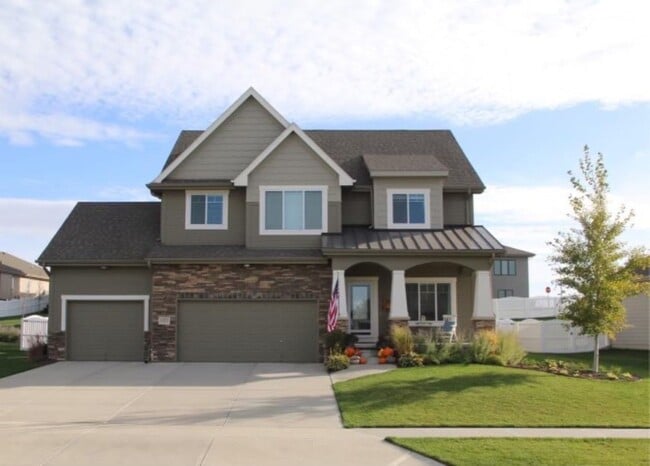 Primary Photo - Home for Rent Papillion