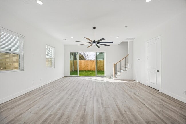 Building Photo - 6644 Lozier St