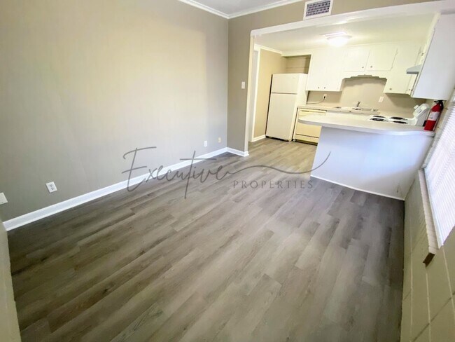 Building Photo - 1BR Apartment – $850 w/ ALL Utilities Paid!