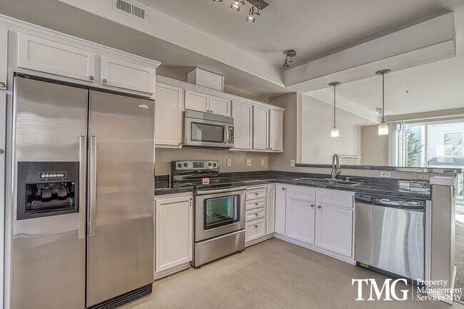 Primary Photo - Bright & Open Living in Tanasbourne Tech Corridor