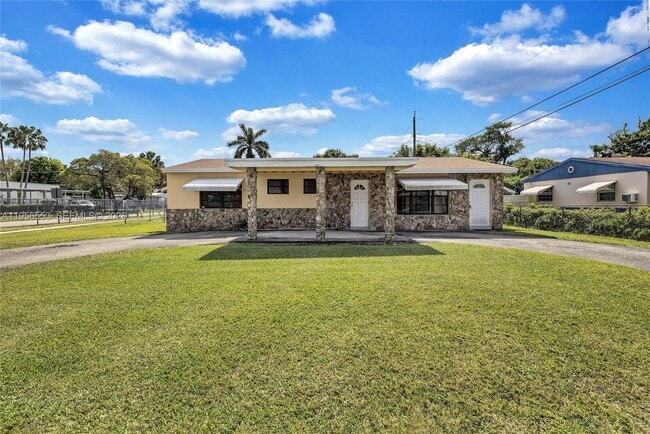 Building Photo - 6200 SW 18th St