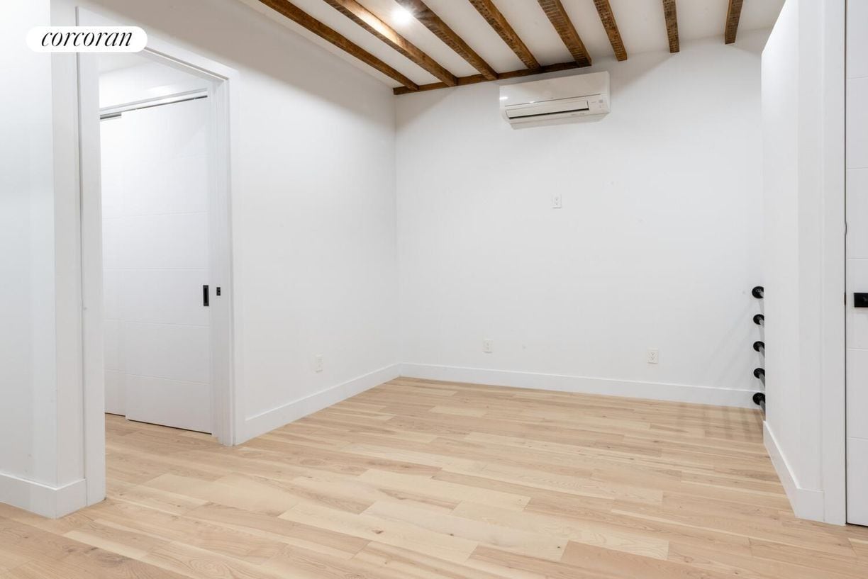 Building Photo - 183 Green St