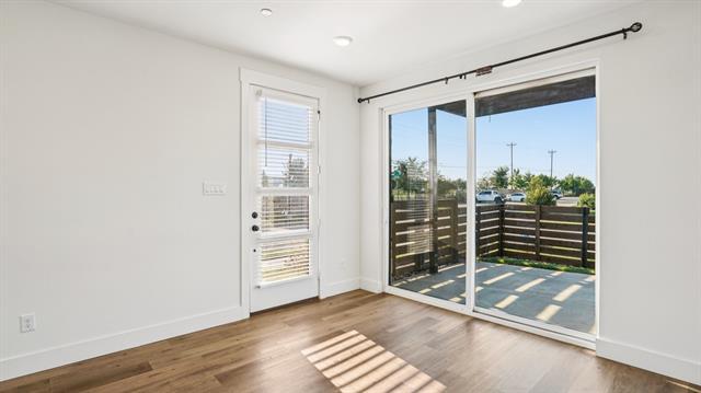 Building Photo - 3661 Rosemont Dr