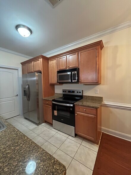 Building Photo - 212 Fountainhead Ln