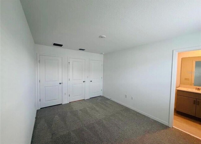 Building Photo - 2890 Skyline Lp