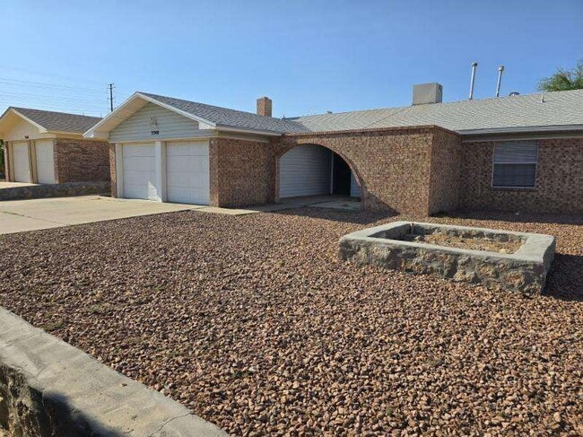 Building Photo - 3540 Breckenridge Dr