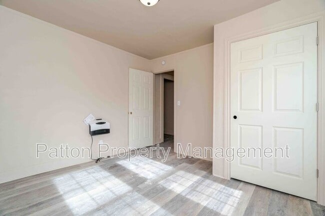 Building Photo - 1111 SW 13th Ave