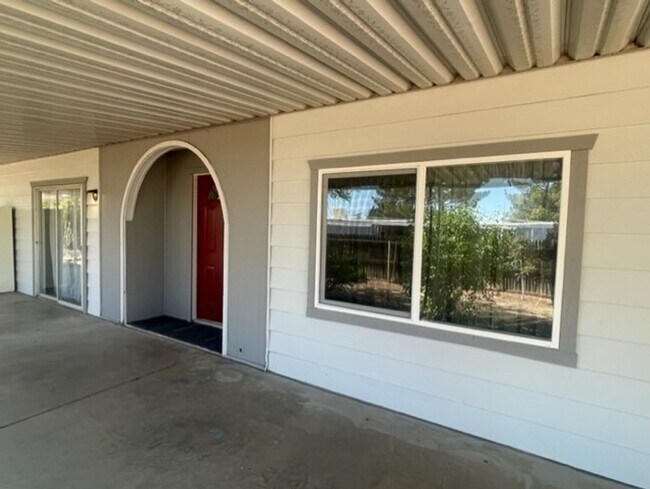 Building Photo - 2675 Sunset Dr