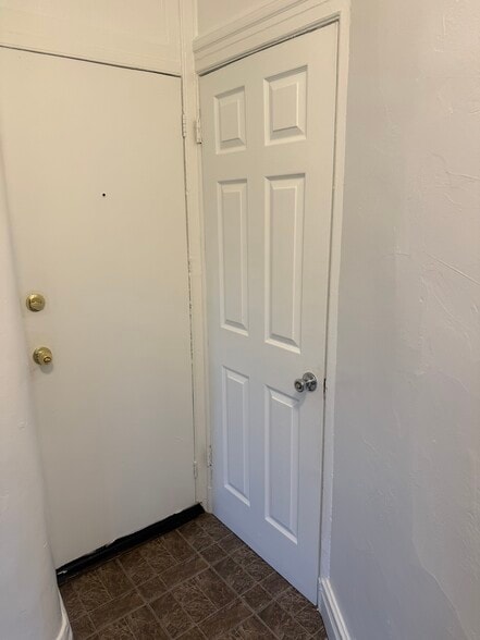 Building Photo - 22 Sherwood Ave