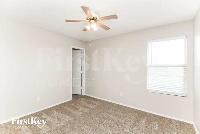 Building Photo - 5017 Waterford Dr