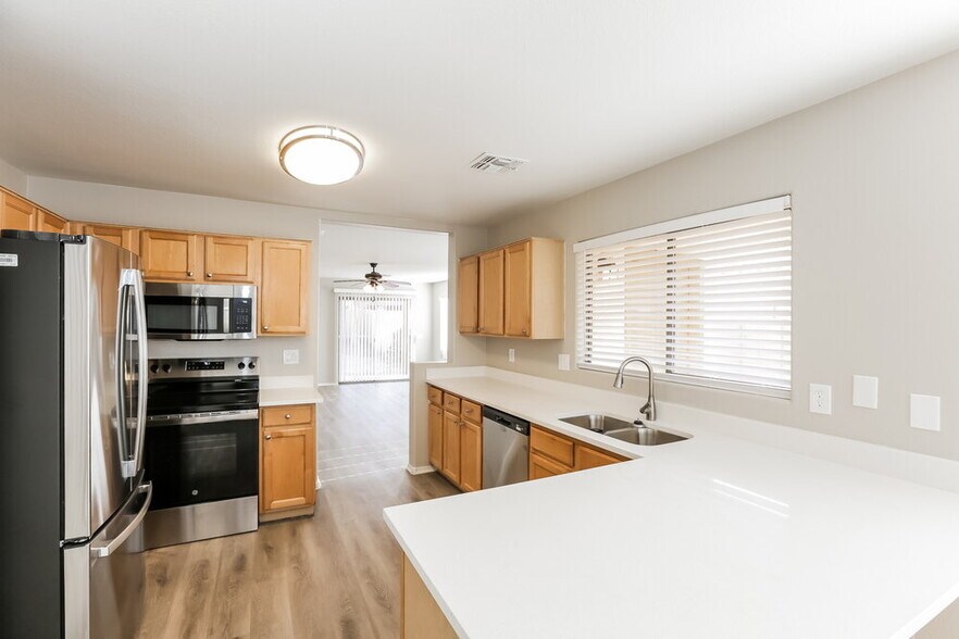 Building Photo - 8156 W Hammond Ln