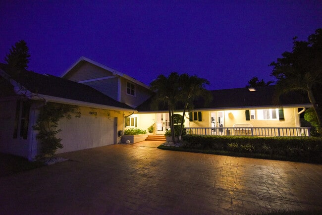 Building Photo - 3001 Jasmine Ct