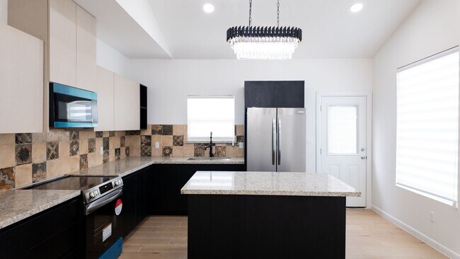 Building Photo - 612 Moar Dr