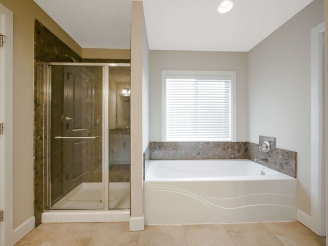 Building Photo - 4 Bed and 2.5 Bath Beautiful Single-family Home for Rent!