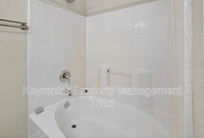 Building Photo - 3100 Brookrun Dr