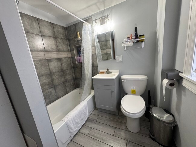 Building Photo - 3743 S 59th Ave