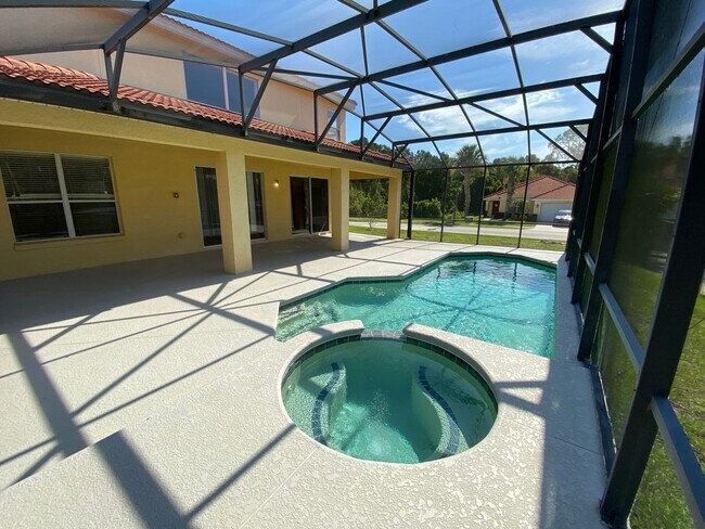 Building Photo - Large home in gated community of Aviana Resort