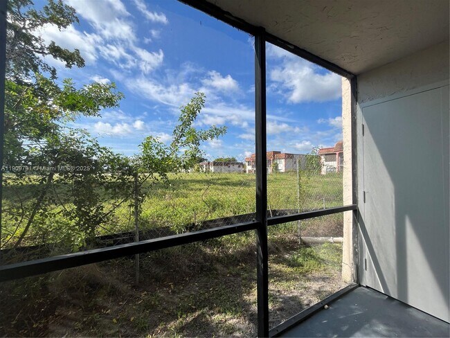 Building Photo - 3416 NW 14th Ct