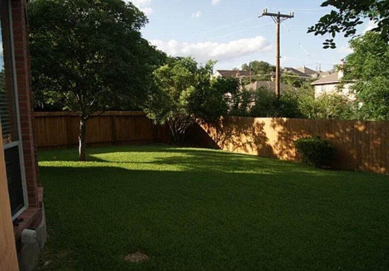 Building Photo - 19526 Azure Oak