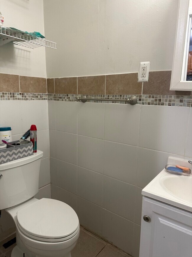 Building Photo - 107 N Ohio Ave