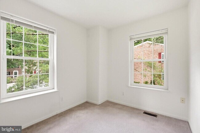 Building Photo - 9101 Bronze Bell Cir
