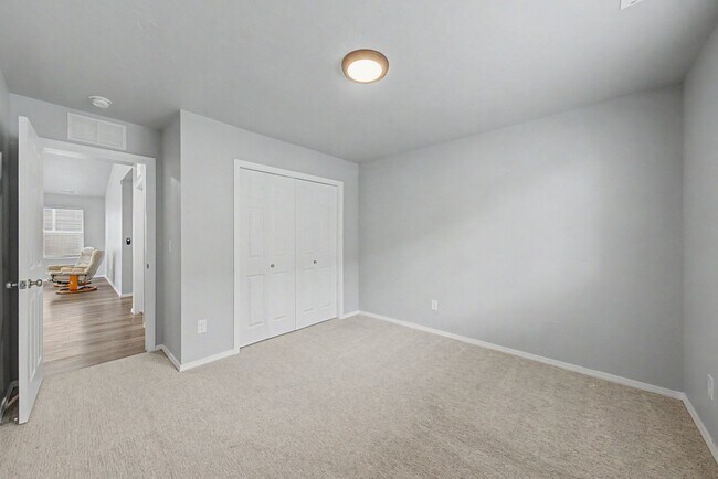 Building Photo - Charming Single-Level South Meridian