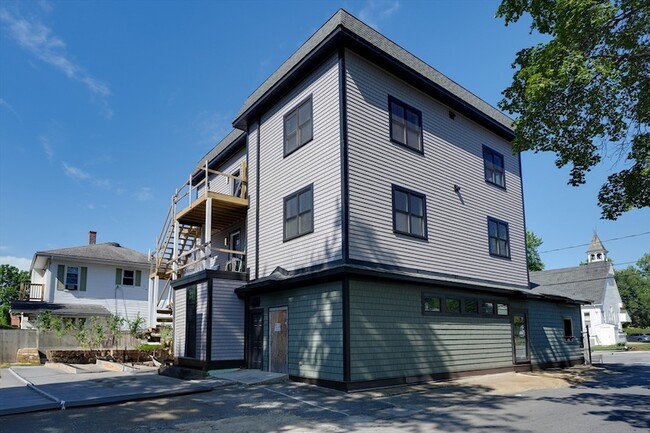 Building Photo - 369 Grant St