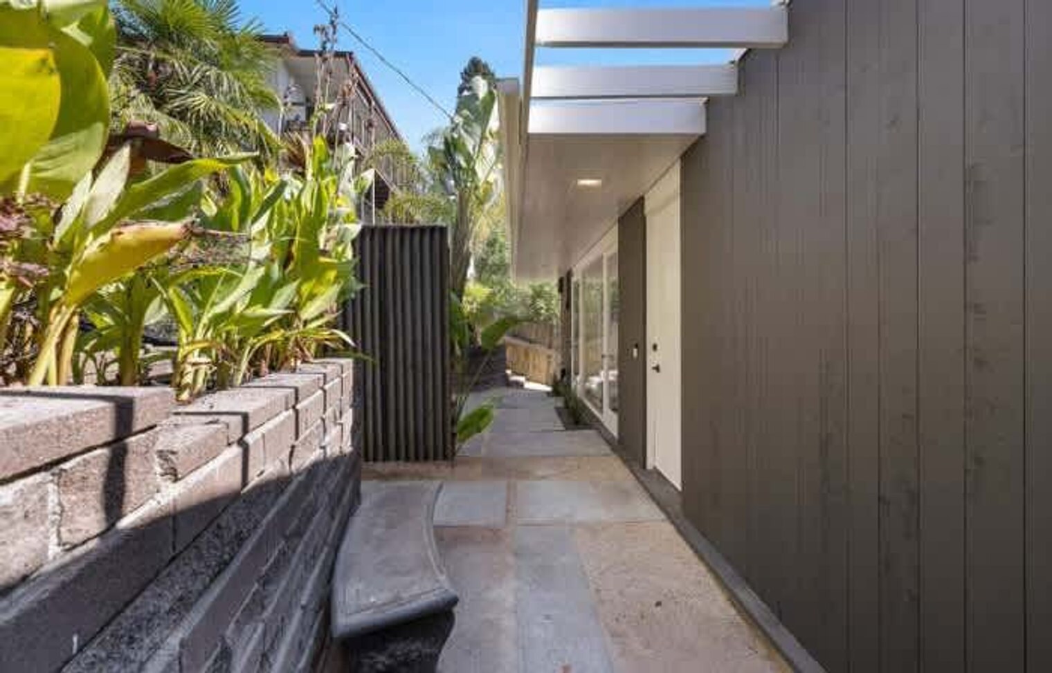 Building Photo - 1072 Keeler Ave