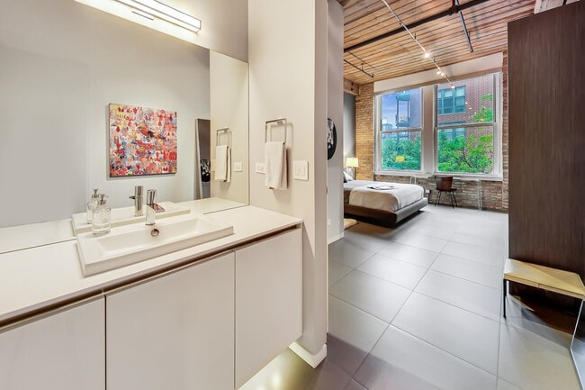 Building Photo - 1327 W Washington Blvd