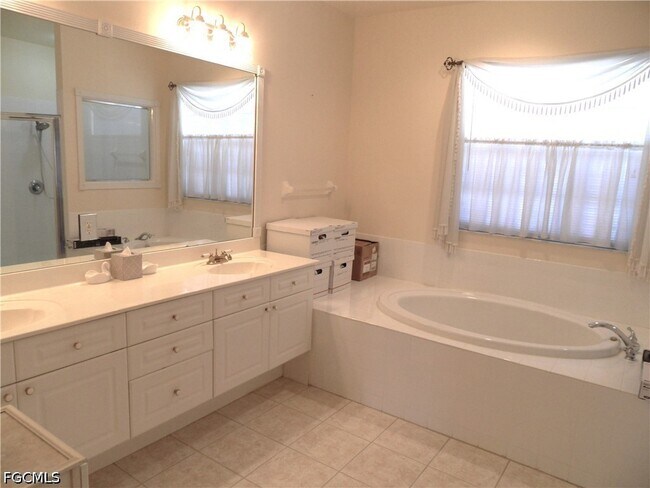 Building Photo - 13011 Silver Sands Dr