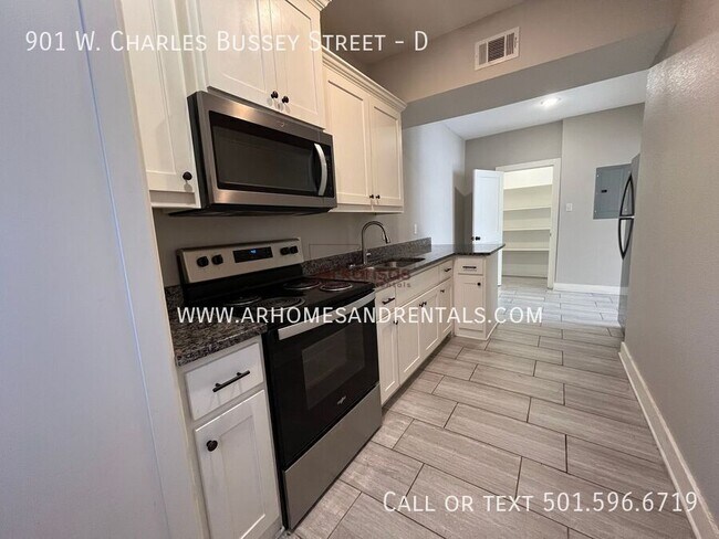 Building Photo - 901 W Charles Bussey Ave