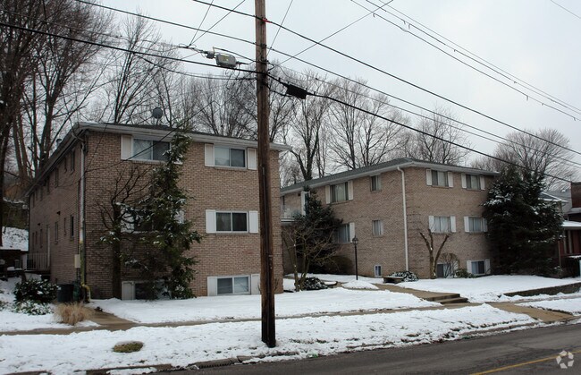 Building Photo - SAXON